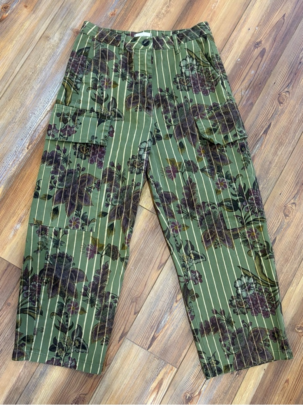 Motel High-Waisted Boho Floral Cargo Pants Stripe